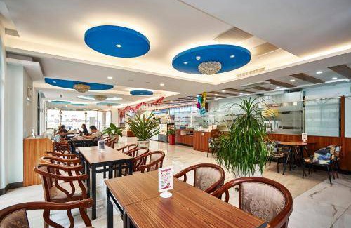 Renwu District Hotel | 37 m² Hotel ∙ 4 guests