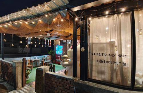 Fengshan District Hostel | 38 m² Hostel ∙ 4 guests
