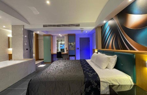 Rende District Hotel | 50 m² Motel ∙ 8 guests