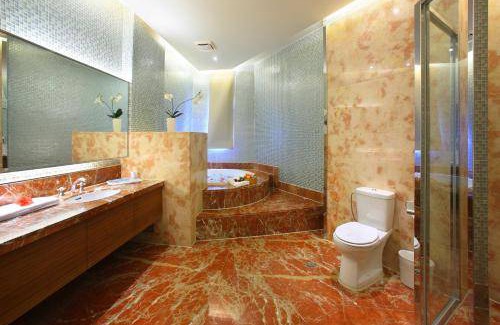 South District Hotel | 66 m² Motel ∙ 6 guests