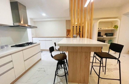 East District Apartment | 99 m² Apartment ∙ 2 bedrooms ∙ 4 guests
