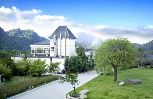Dahu Hotel | 99 m² Motel ∙ 4 guests