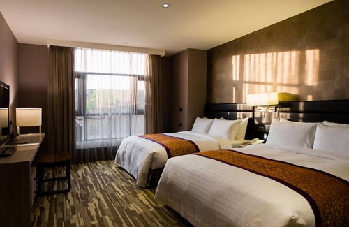 Zhongpu Hotel | Ali Mountain Oriental Pearl International Hotel