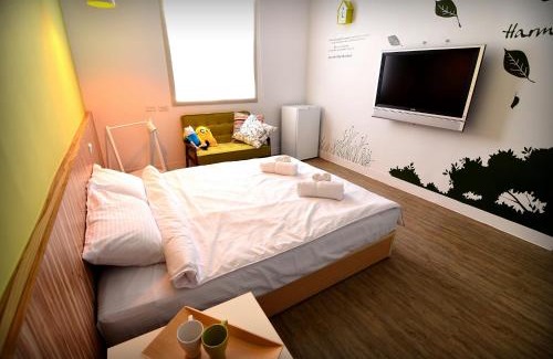 East District House | Leaf Hostel