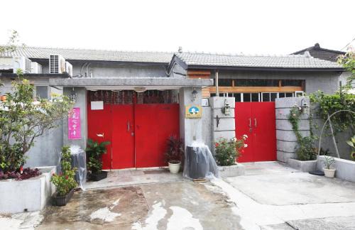 Zuoying District House | Old Mamaboy Marines Hostel獨立包棟三間雙人雅房