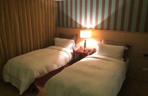 Zhongshan Hotel | The Moon Hotel