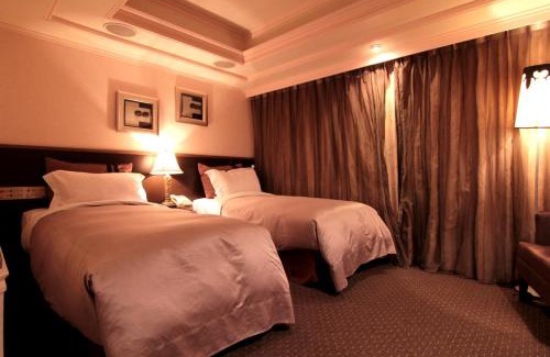 Zhongshan Hotel | The Moon Hotel