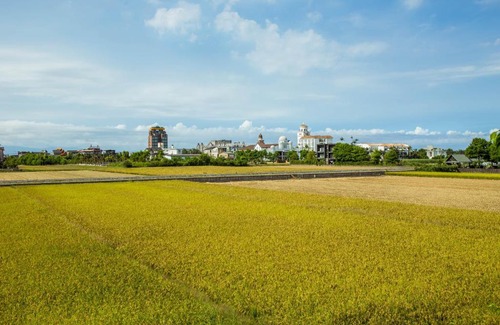 Wujie Bed & Breakfast | Together Happiness B&B
