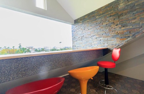 Dongshan Bed & Breakfast | Windmills Castle Garden
