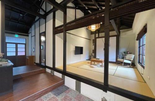 Fengshan District House | 來珈宿囍 眷村民宿
