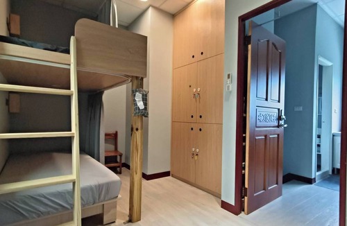 Xiaoliuqiu Ski Chalet | 在地美食餐廳樓上，自在舒適的小屋!