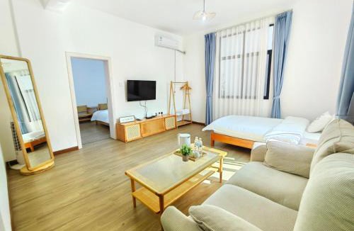 Dali Town House | 大理水木月手碟客栈
