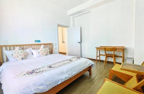 Dali Town House | 大理水木月手碟客栈