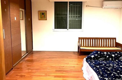 West District Villa | 天晴 包棟旅宿（近家樂福夜市）