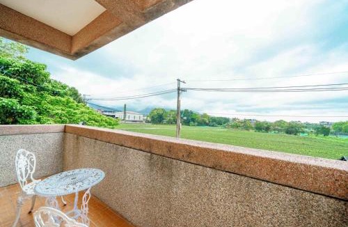 Ji'an Bed & Breakfast | 好時光民宿-依人數提供房數床數-電動麻將-唱歌-烤肉區-寵物友善