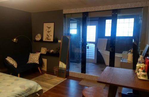 East District Apartment | 悠然宅