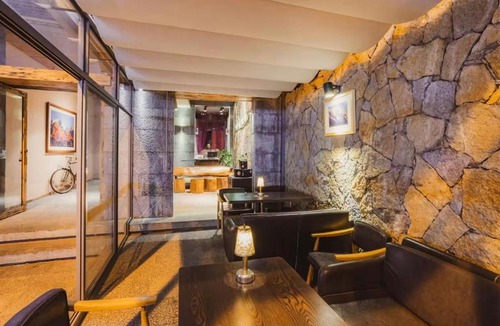 Gucheng Hotel | 悦居70酒店