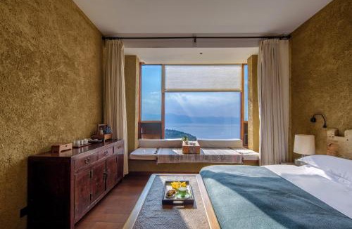 Chengjiang County Hotel | 抚仙湖同尘院湖景温泉酒店