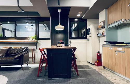 Zhongzheng Hostel | 拉開門輕旅 Le Passage Hostel