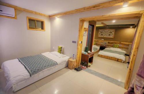 Mingsha Mountain and Crescent Spring Apartment | 敦煌缦山民宿