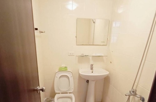 University District Apartment | 暢遊一中 商圈 逛街小吃