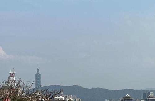 Xinyi Bed & Breakfast | 樂居 台北