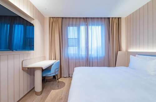 Beijing Hotel | 汉庭北京新国展祥云小镇酒店