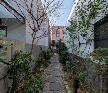 Sanyi Bed & Breakfast | 溪水旁民宿