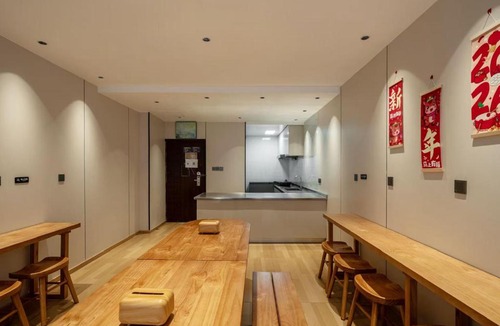 Pudong Hostel | 登巴客栈-上海新国际博览中心世纪公园地铁站店
