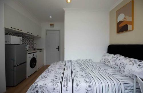 District 7 Apartment | 胡志明市第七郡28间房温馨民宿近市中心出行便利 Cozy Homestay with 28 Rooms in District 7 Close to City Center Nhà Nghỉ Dưỡng 28 Phòng Quận 7 Gần Trung Tâm Thành Phố