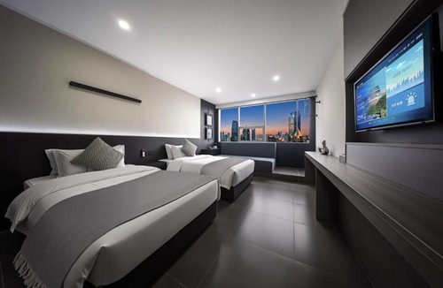 Yuzhong Hotel | 芳华City View酒店 解放碑洪崖洞店