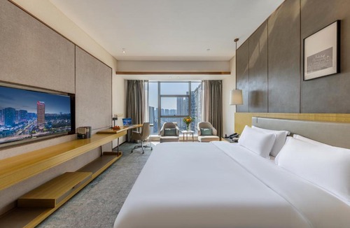 Guanshanhu District Hotel | 贵州军阅国际酒店 贵阳北站店