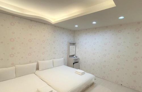 Xitun District House | 逢甲福舍