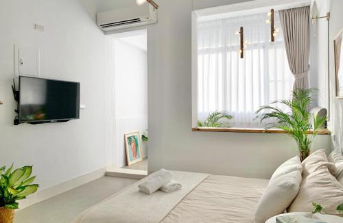 Yancheng District House | 闆娘公寓
