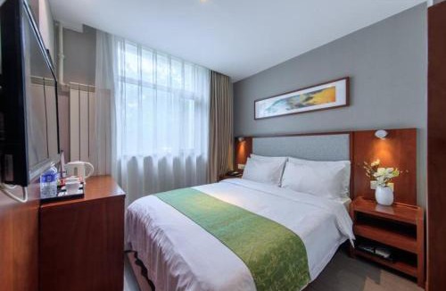 Middle Chaoyang Hotel | 颐酒店北京三里屯太古里团结湖地铁站店