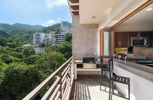 Romantic Zone Condo | 1 bed 1 bath Mountain View Suite · R406