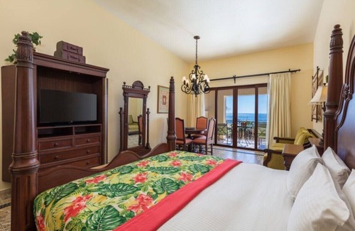 Cabo Bello Resort | 1 bedroom suite at Beautiful Hacienda Encantada