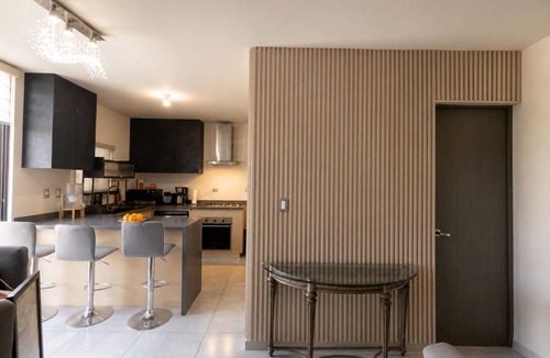 Guadalupe Apartment | 10 min from BBVA stadium! 2-level apartment with excellent amenities