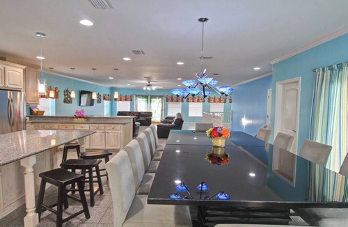 South Padre Island House | 10% Off, EVCharger, 100' To Beach, South Padre Island