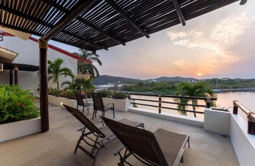 Crucecita Villa | 1007 - Casa Buena Vida