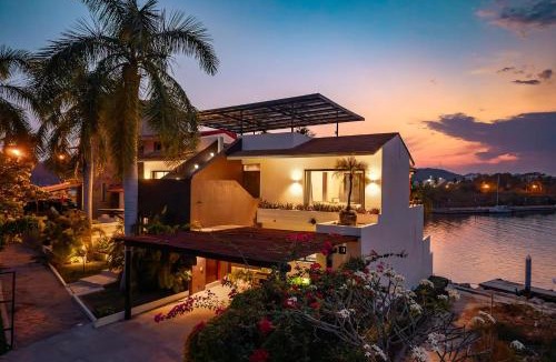 Crucecita Villa | 1007 - Casa Buena Vida