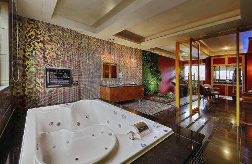 Xinfeng Hotel | 119 m² Hotel ∙ 5 guests