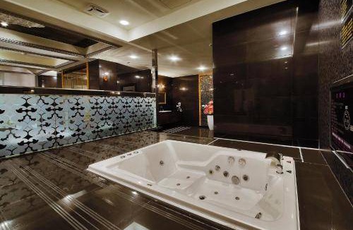 Xinfeng Hotel | 119 m² Hotel ∙ 5 guests