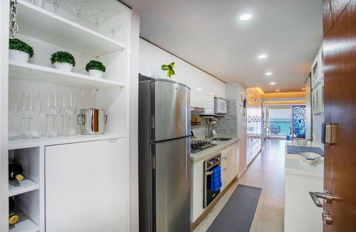 Las Glorias Condo | 11th-Floor Oceanview Stay | Infinity Pools + Gym