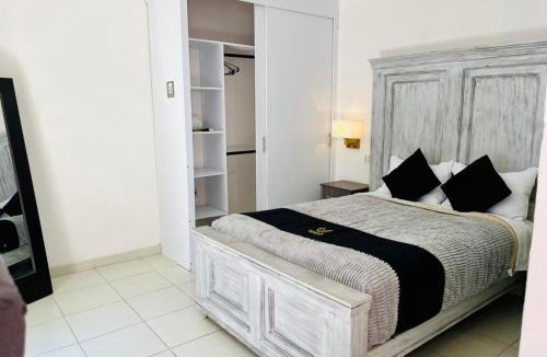 Leon Apartment | 12 VENATOR House Boutique