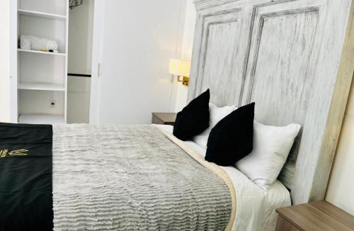 Leon Apartment | 12 VENATOR House Boutique