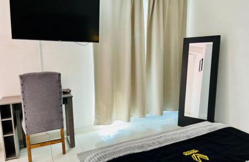 Leon Apartment | 12 VENATOR House Boutique