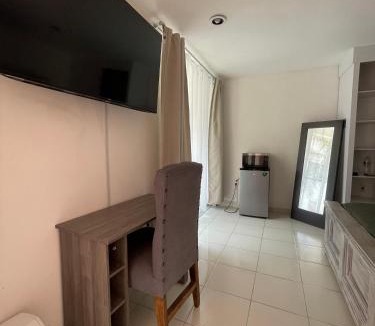 Leon Apartment | 12 VENATOR House Boutique