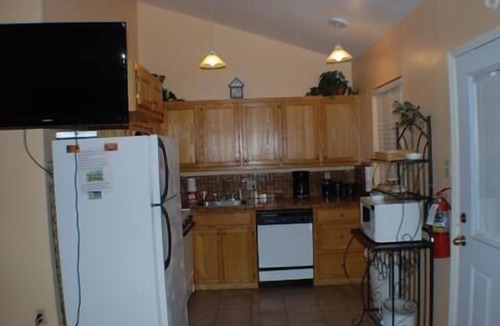 Port Mansfield Condo | 123 West Harbor Condo B - Beautiful Condo in the harbor with spacious deck