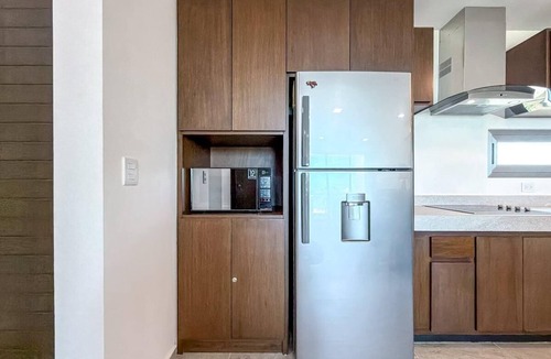 Centro - Supmza 001 Condo | 1BR PH Downtown w/Rooftop Pool